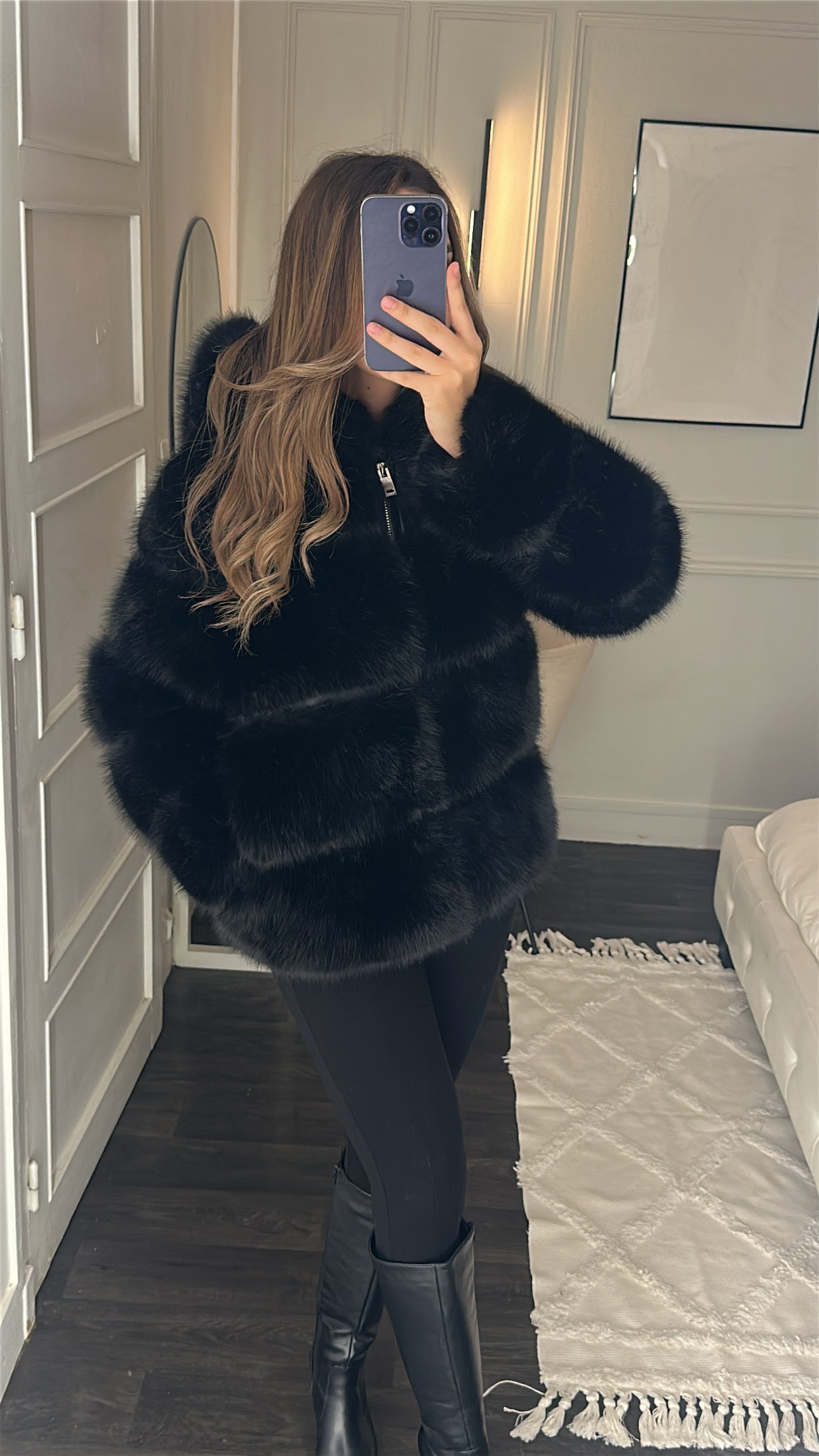 Fourrure Noir à Capuche